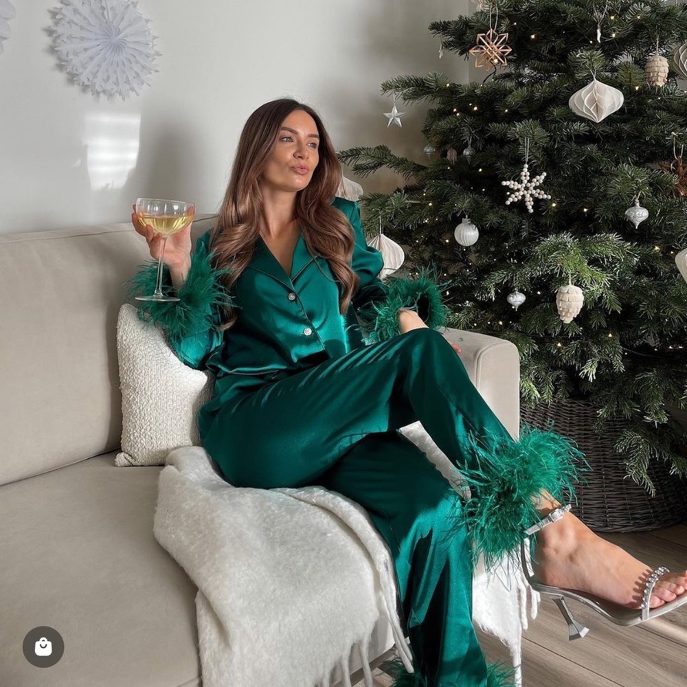 Nadine Merabi size 6
